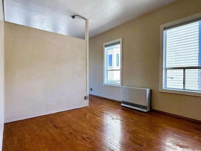 Building Photo - Gorgeous studio for rent in Sausalito!