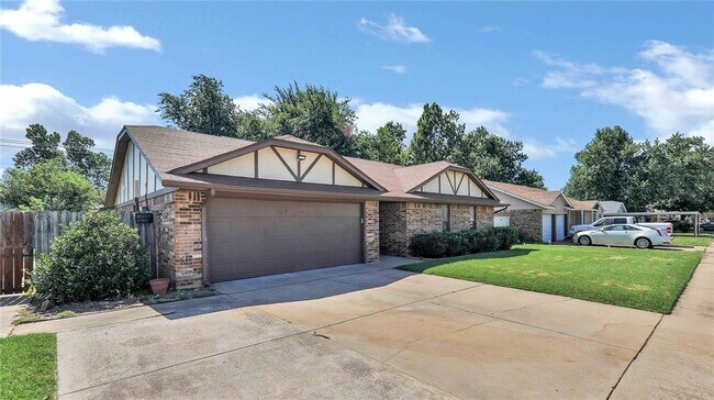 Building Photo - 512 N Morgan Dr