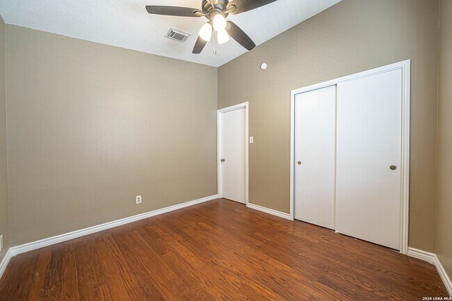 Building Photo - 821 Meadow Stone