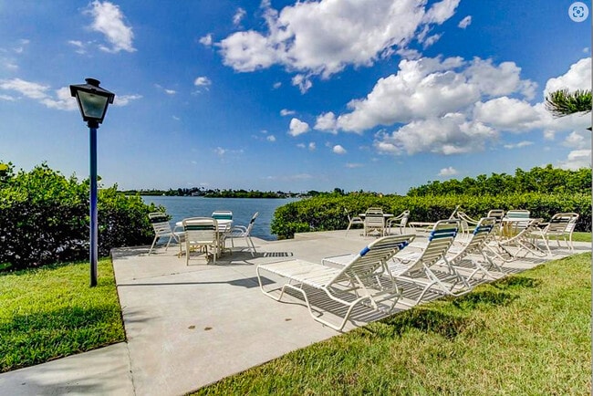 Building Photo - 12760 Indian Rocks Rd