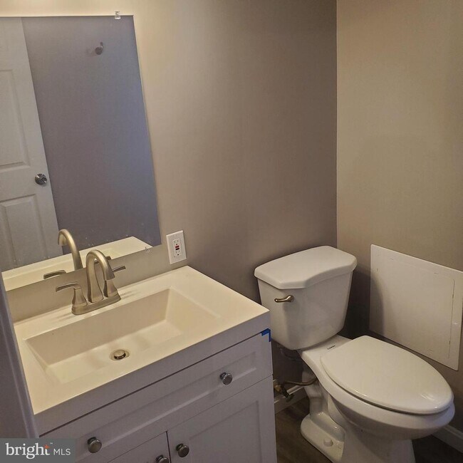 Building Photo - 12512 Stone Bridge Dr