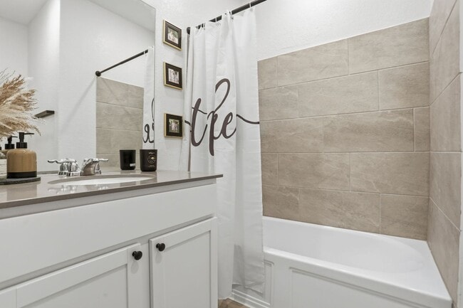 Building Photo - New Construction 3 bed 2 bath home available near Lackland AFB! Move in January!