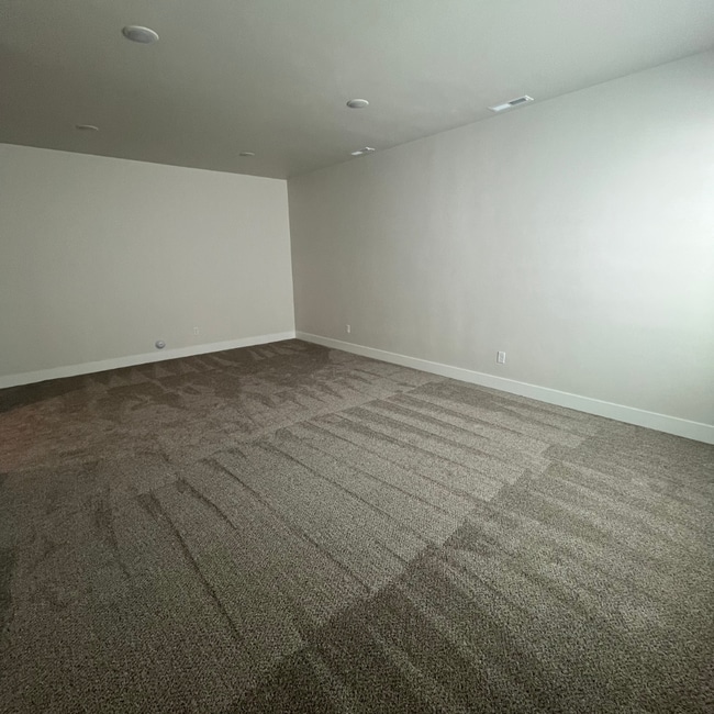 Building Photo - 475 River Bend Ln