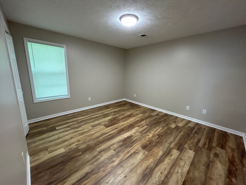 Building Photo - 258 Pleasant Plains Rd