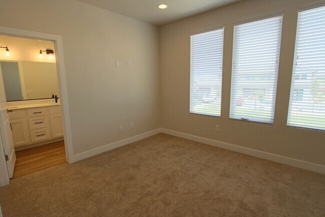 Building Photo - Brand New - Never Lived In!  (Location, Location Location)