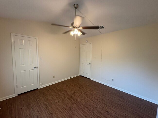 Building Photo - Dorian Properties2 (1504 Cinnamon Path)