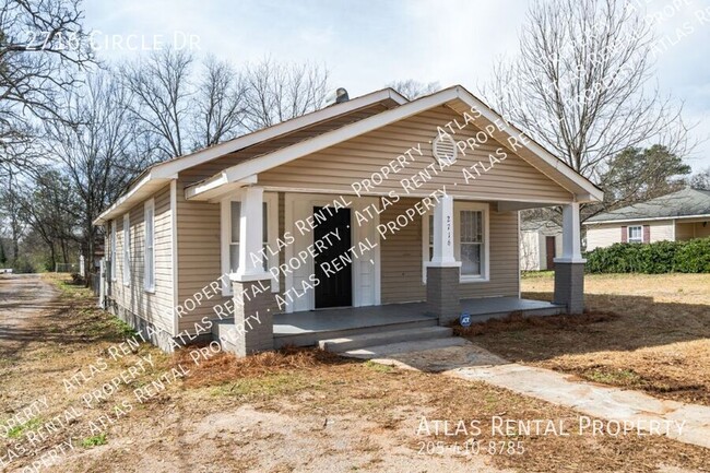 Building Photo - Charming Corner-Lot Gem in Hueytown – Full...