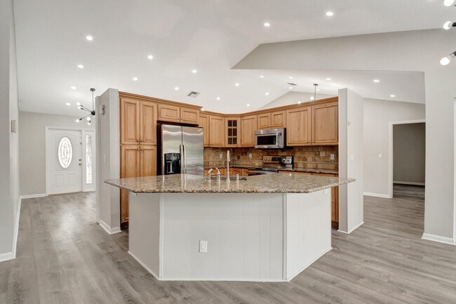 Building Photo - 9953 Majestic Way