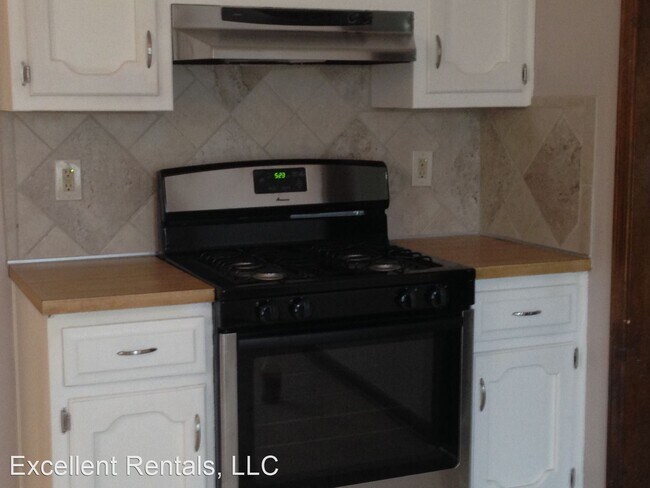 Building Photo - 4 br, 2 bath House - 503 NE Country Lane