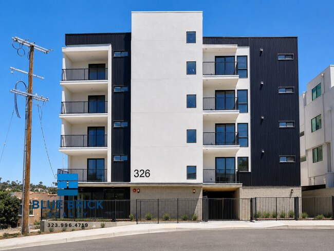 Building Photo - 326 Robinson St