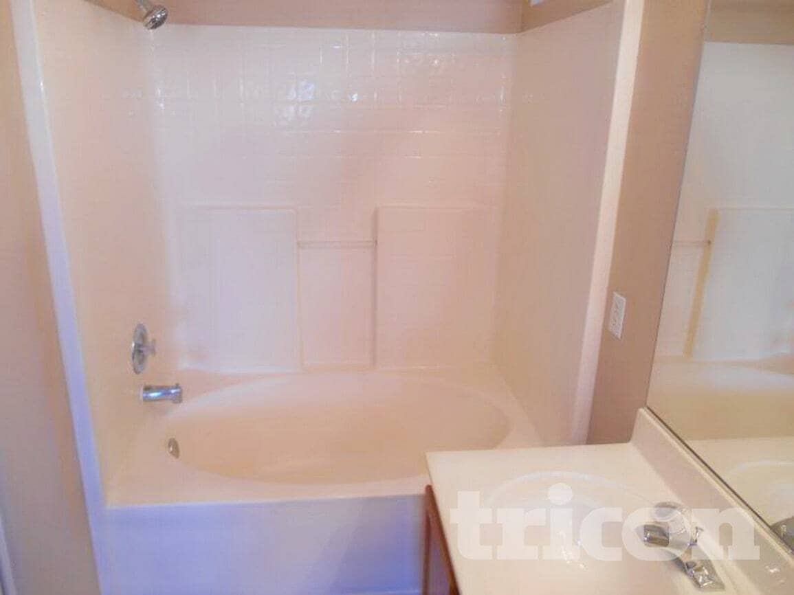 Building Photo - 1116 W Villa Maria Dr