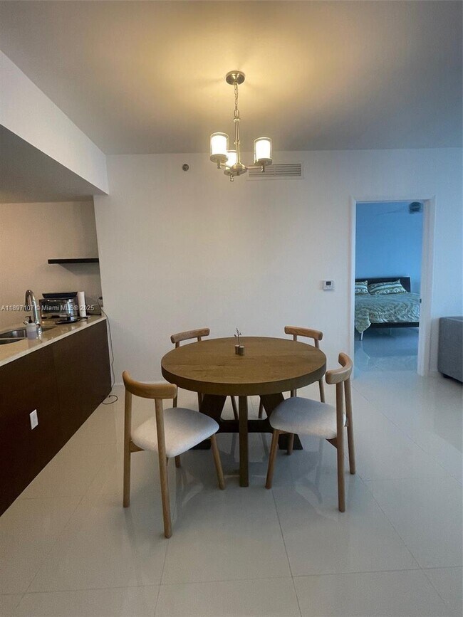 Building Photo - 465 Brickell Ave