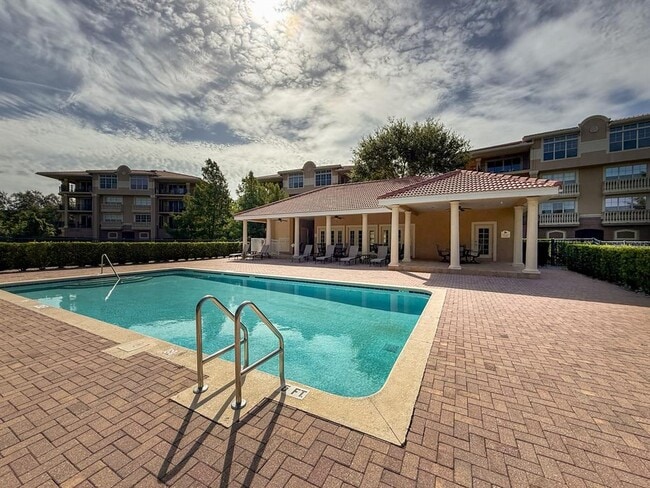 Building Photo - 913 Lotus Vista Dr