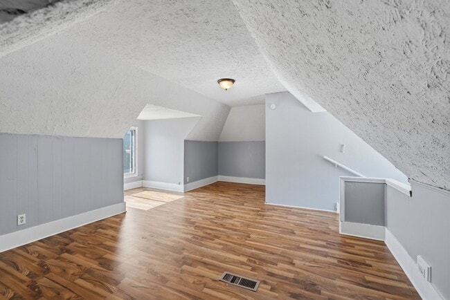 Building Photo - 921 15th St