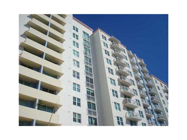 Building Photo - 3000 Coral Way