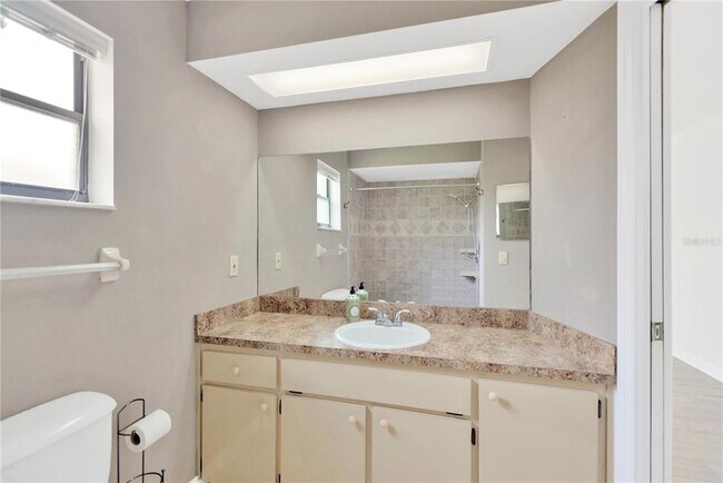 Building Photo - 5021 Bridgeport Dr