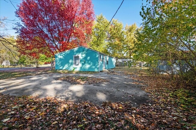 Building Photo - 4159 N Ridgeview Dr