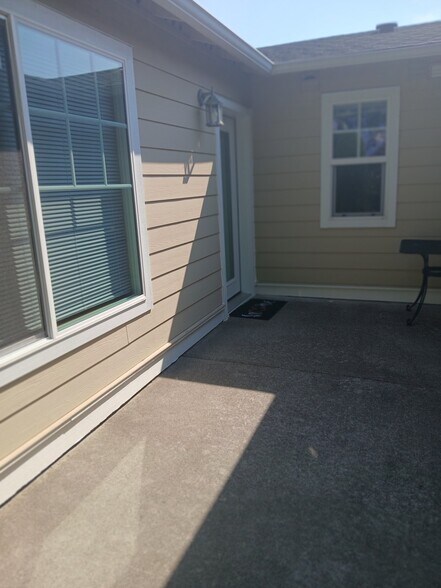 Building Photo - 5670 Correll Dr