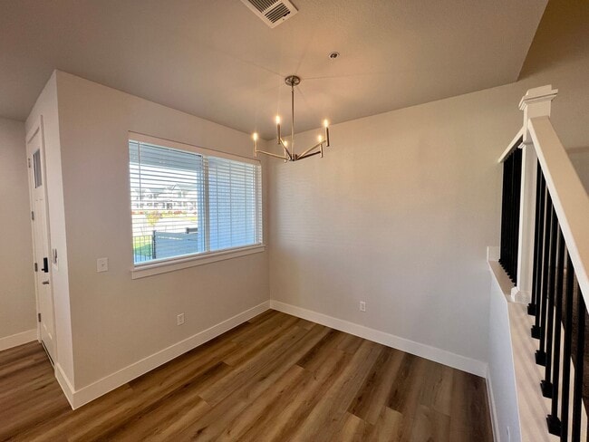 Building Photo - 4125 24th Street Rd