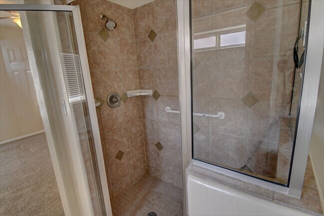 Building Photo - Beautiful NW Single Story Home --_Ready NOW!