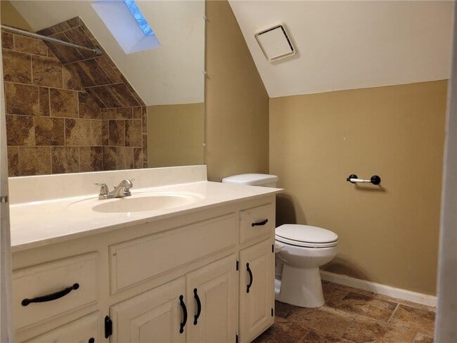 Building Photo - 7450 Waters Edge Dr