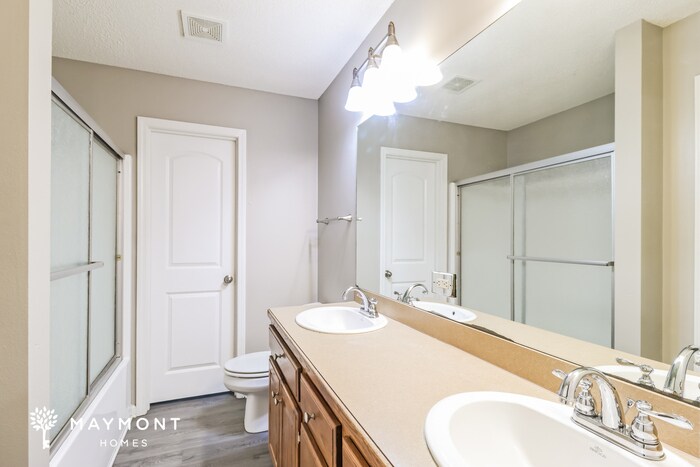 Building Photo - 910 James Madison Dr