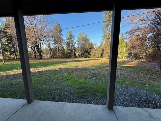 Building Photo - Newer Construction, Spacious and comfortable Rural Home Close to town