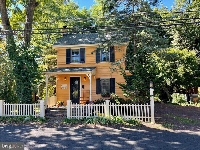 Building Photo - 10 Letchworth Ave