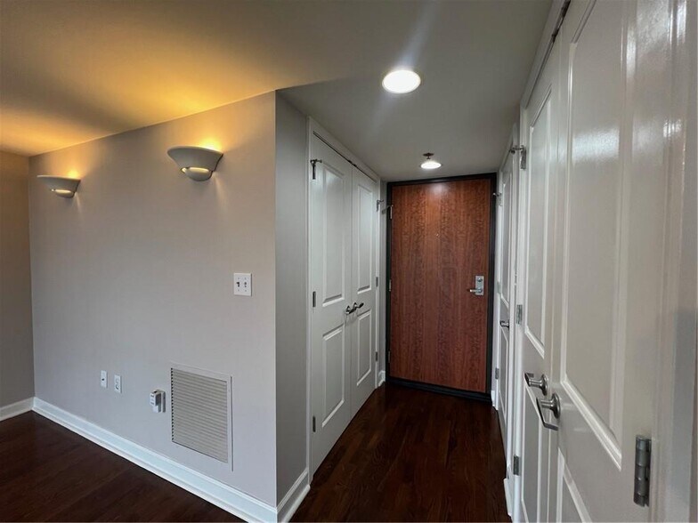 Building Photo - 600 Admiral Blvd