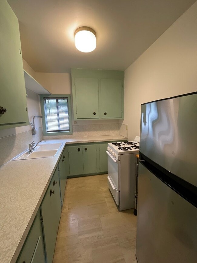 Building Photo - 491 NW Beaver St