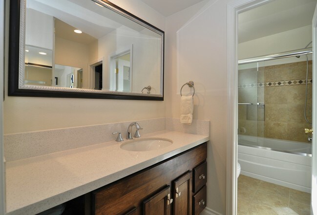 Building Photo - 4223 Freedom Dr