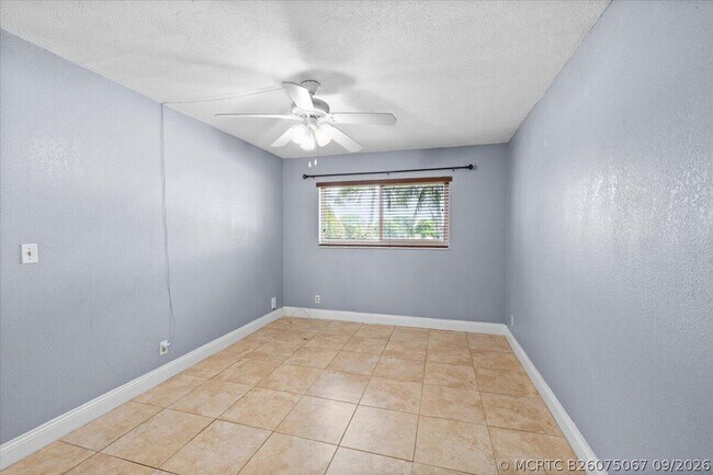 Building Photo - 2531 NW 39th Terrace