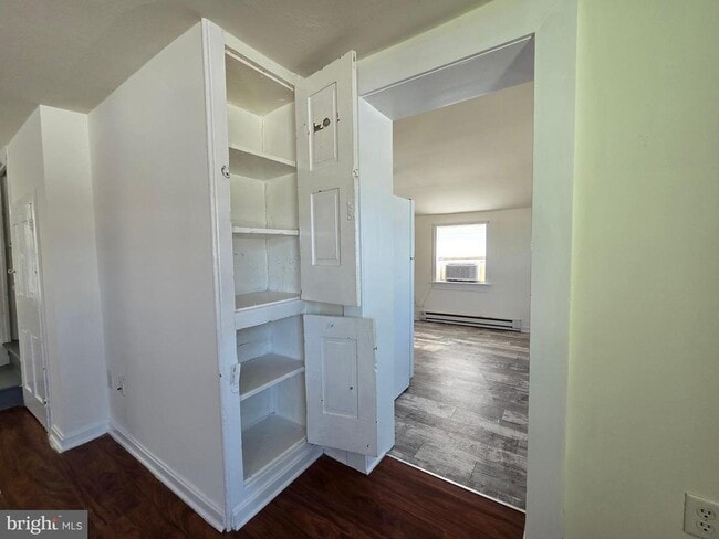 Building Photo - 76 Chestnut St