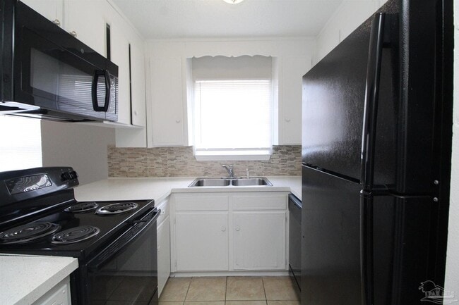 Building Photo - 10151 Guidy Ln