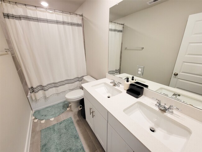 Building Photo - 8401 Hazel River Dr