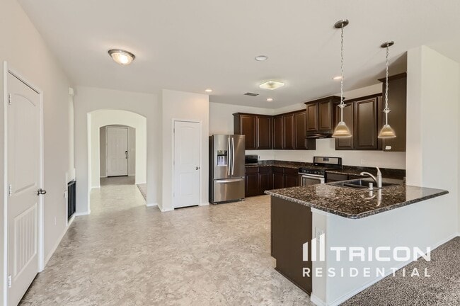 Building Photo - 1307 Hidden Valley Dr