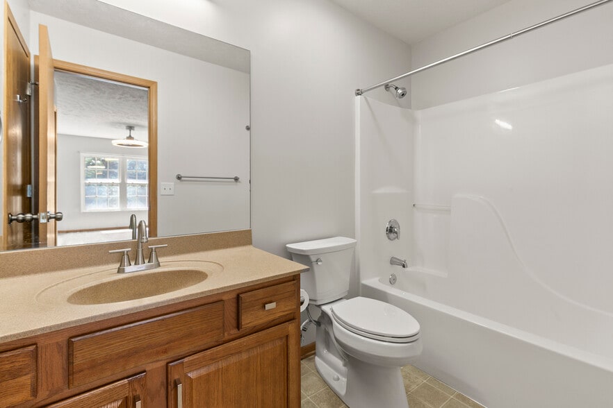 Master Bathroom - 5006 N 107th St