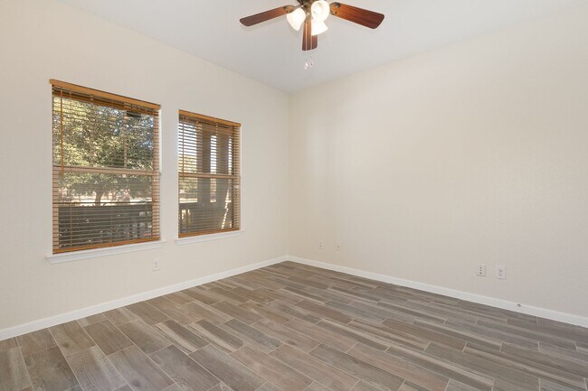 Building Photo - Helotes~Beautiful Laurel Canyon Subdivisio...