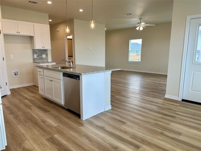 Building Photo - 515 War Admiral Dr