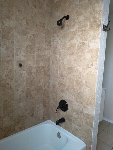 Building Photo - 6917 Alto Rey Ave Apt A
