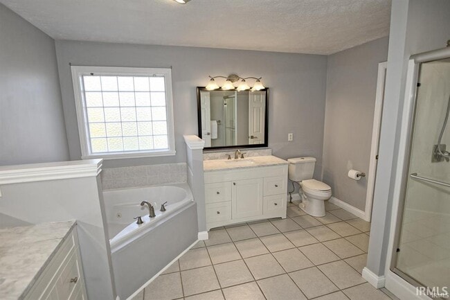 Building Photo - 4422 Wynbrooke Dr