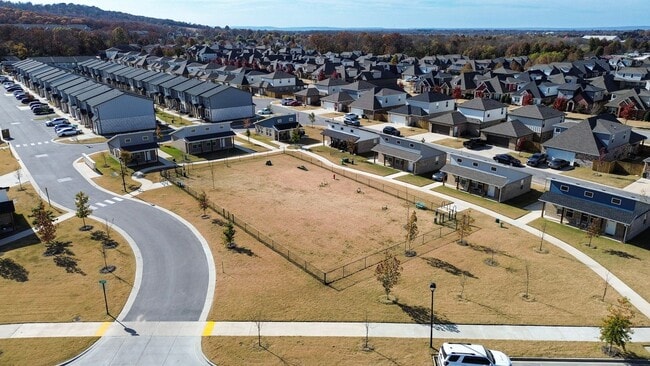 Building Photo - 2 bedroom 2.5 bath Home In Fayetteville!
