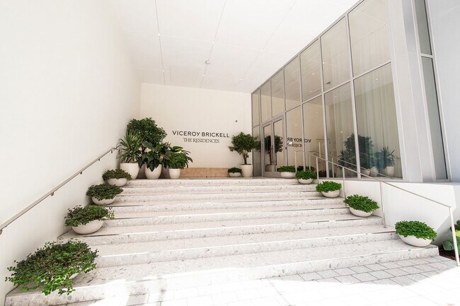 Building Photo - Fully furnished 2-bedroom residence in the heart of Brickell.
