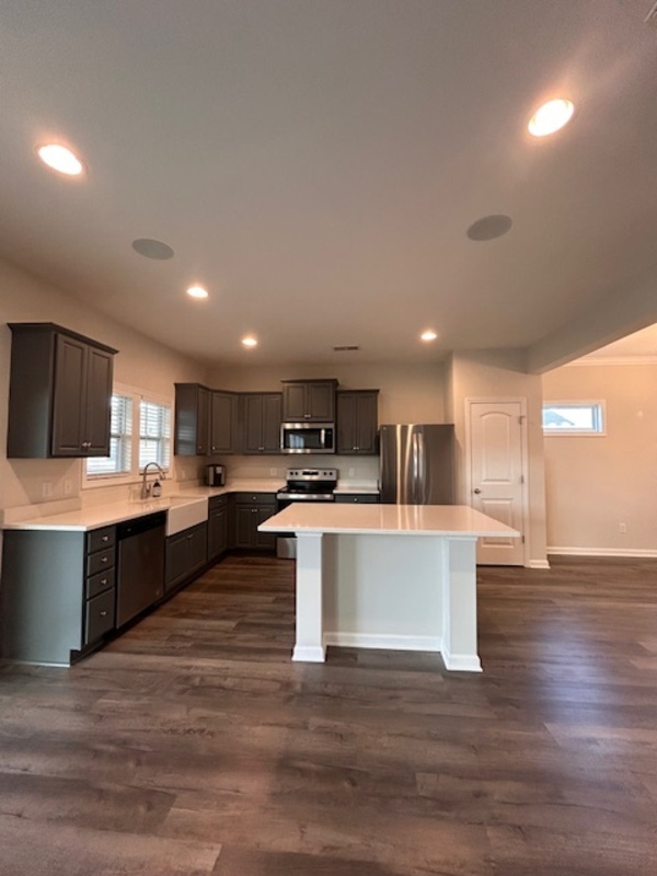 Building Photo - 747 Bustling Br Ln
