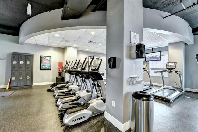 Building Photo - 923 Peachtree St NE