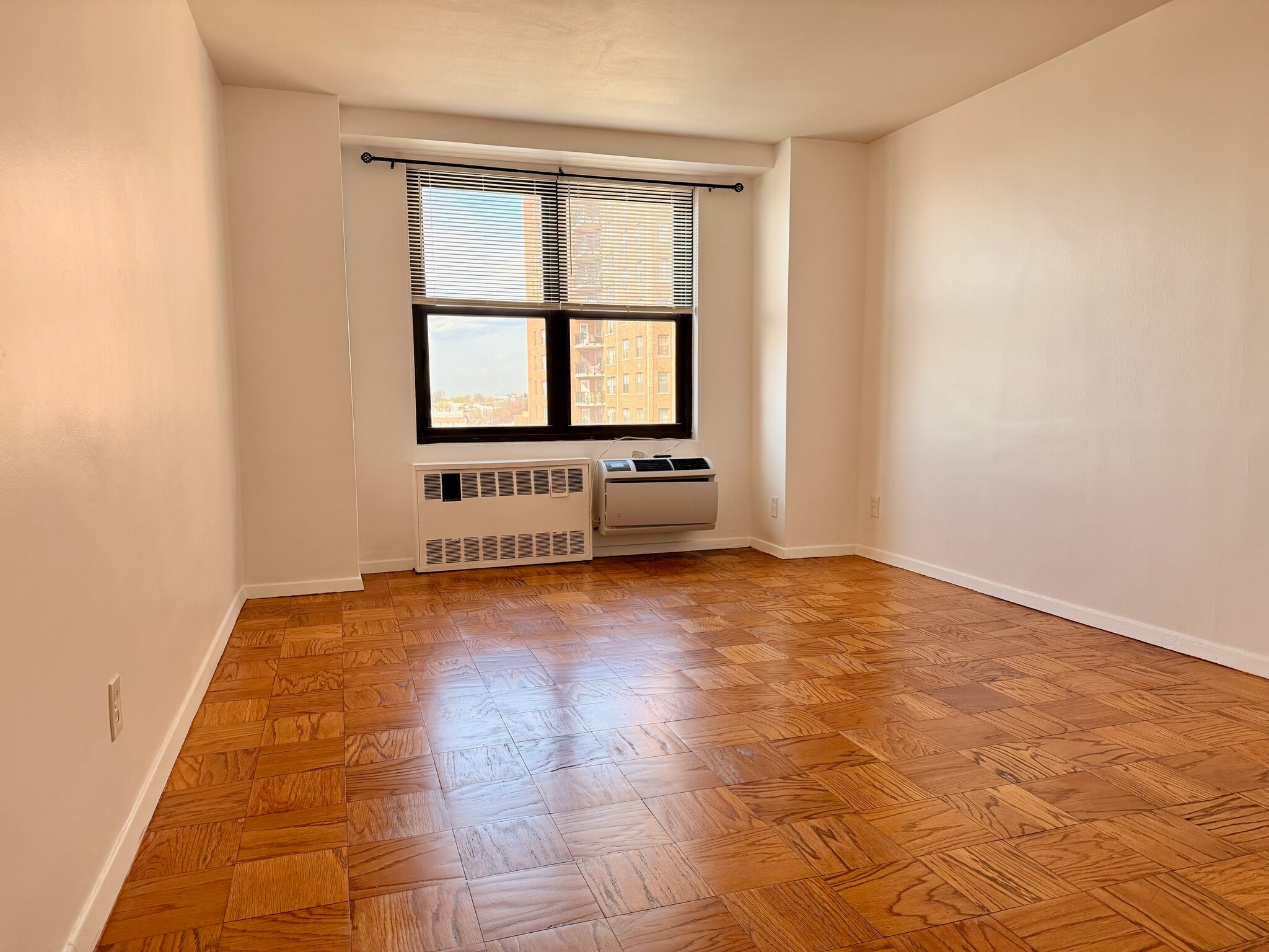 Building Photo - 10 Huron Ave