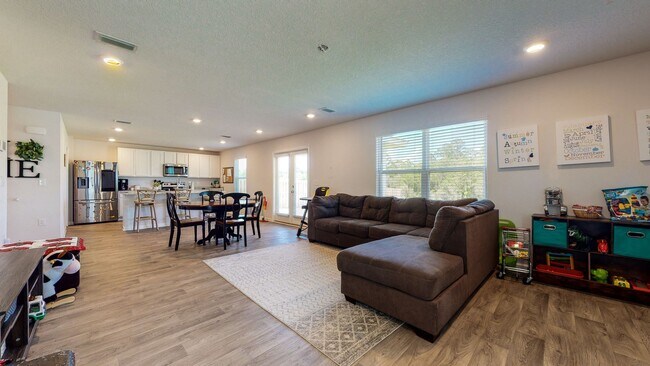 Building Photo - Hammock Bay! 4 bed 2.5 bath home located i...