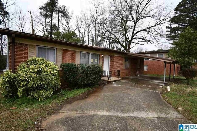 Building Photo - 209 13th Ave NE