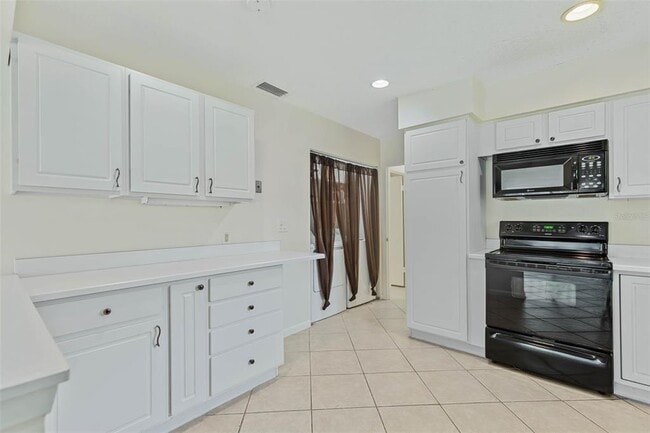 Building Photo - 9 Crompton Pl