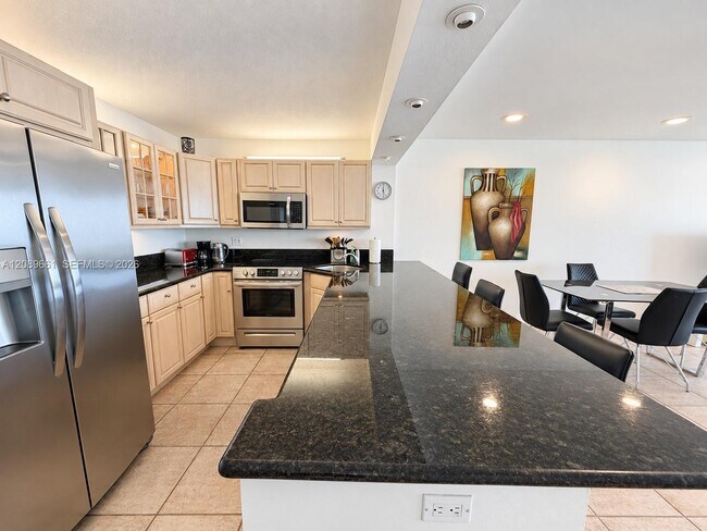Building Photo - 3725 S Ocean Dr